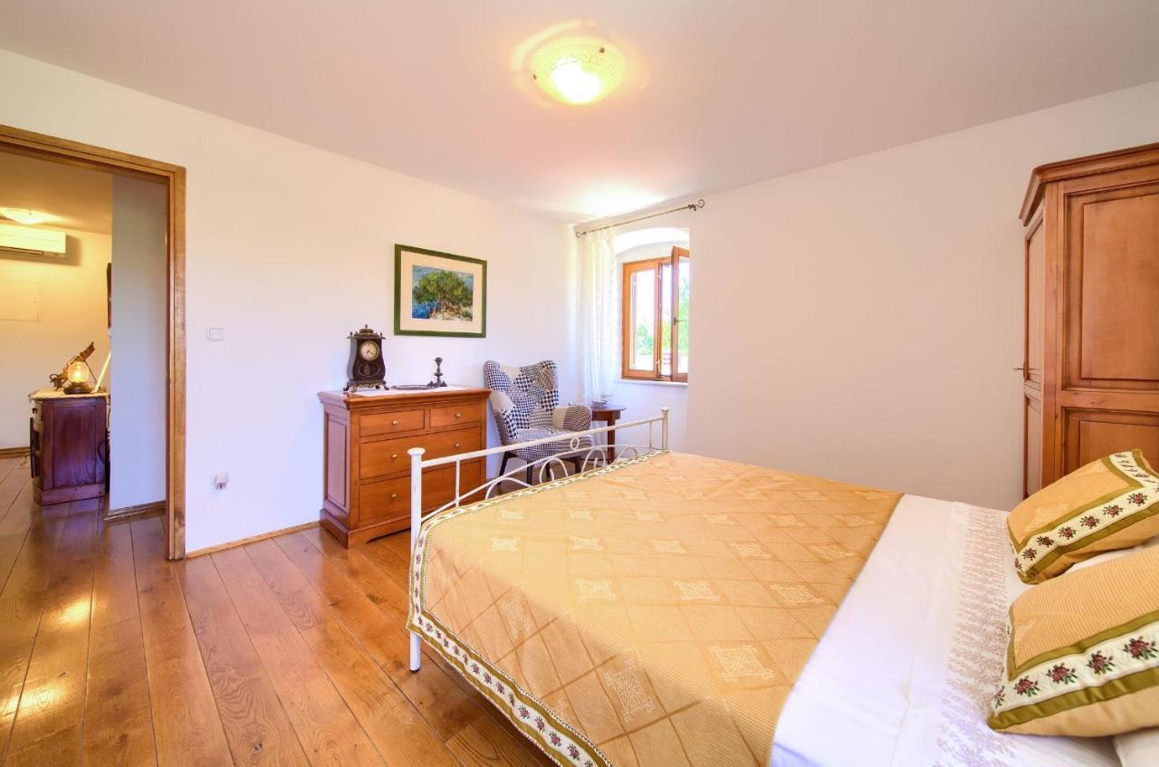 Holiday Home Lavanda Kornić エクステリア 写真