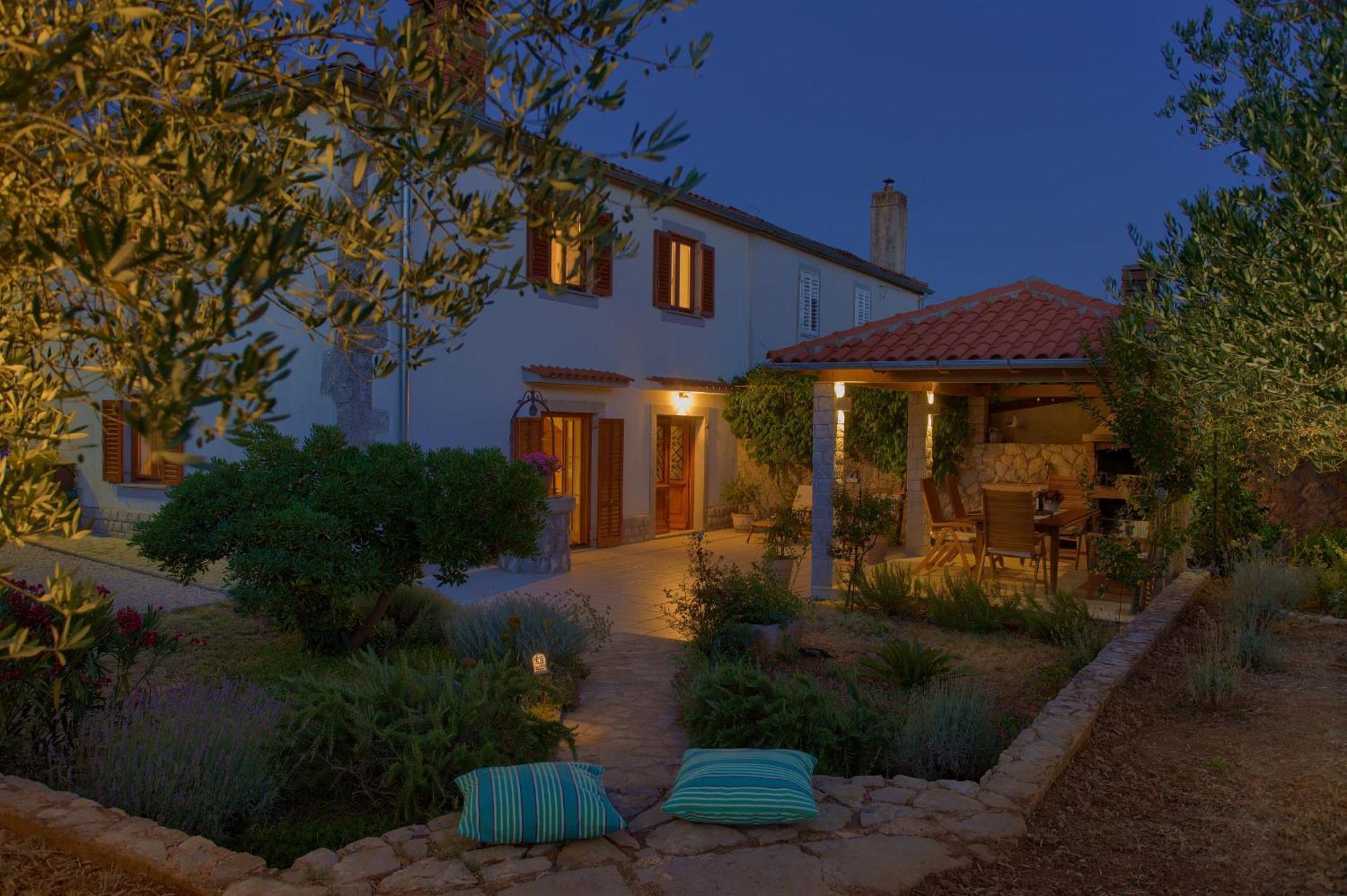 Holiday Home Lavanda Kornić エクステリア 写真