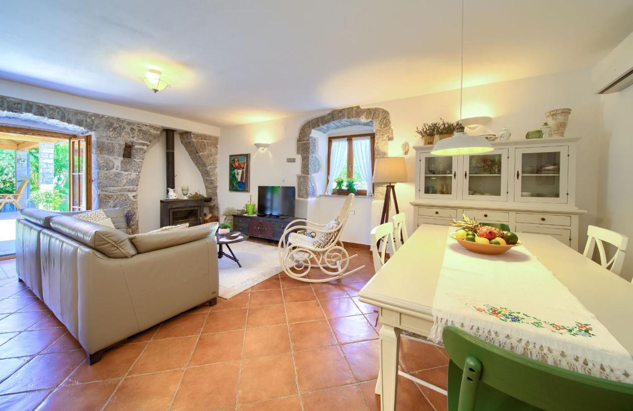 Holiday Home Lavanda Kornić エクステリア 写真