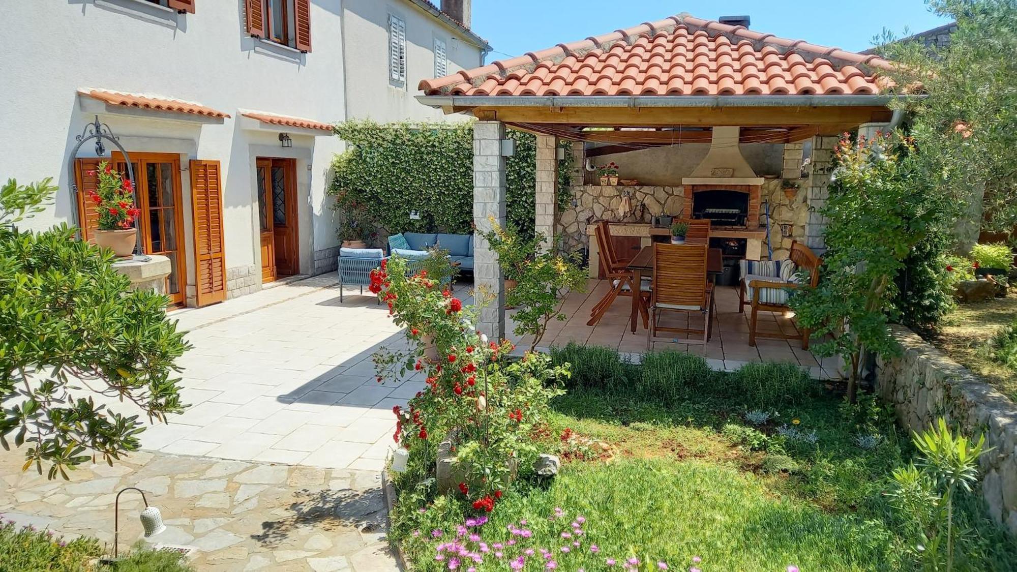 Holiday Home Lavanda Kornić エクステリア 写真